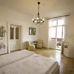 Schlossvilla Miralago 4*
