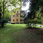 ホテル Schlossvilla Miralago Pörtschach am Wörthersee